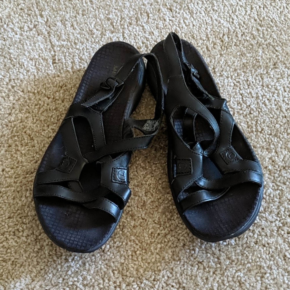 Merrell black leather sandals 9